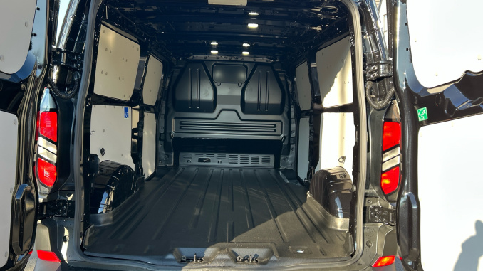 Ford Transit Custom 320 L2 Diesel Fwd 2.0 EcoBlue 150ps H1 Van Trail - Image 12